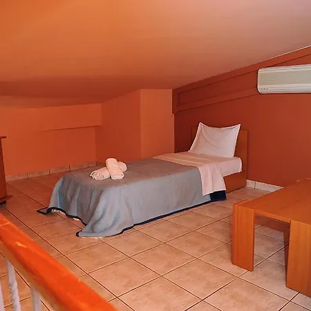 Pelagos Studios Guest house