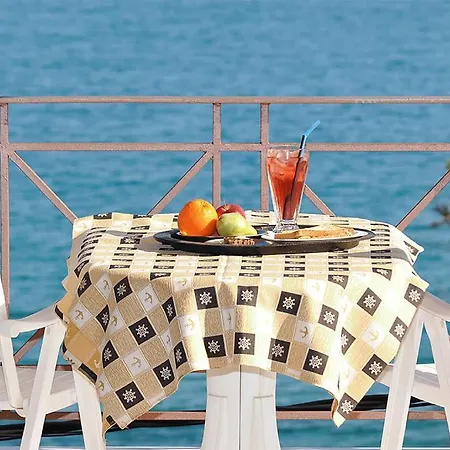 Pelagos بيت ضيافة Platána