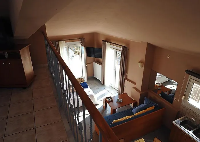 Pelagos Πανσιόν Πλατάνα